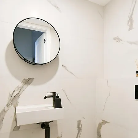 アパート Designer Touch 2-bedroom In Picturesque Area *